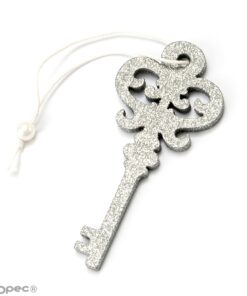 Colgante llave plateada 10cm., min.4